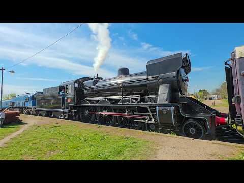 EMD GT22 A908 + Vulcan Foundry 12E 3925 Saliendo de Brandsen