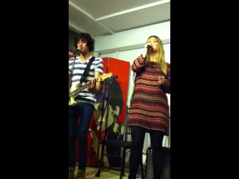 Juan diaz Terán e Inés Pardo cantan 