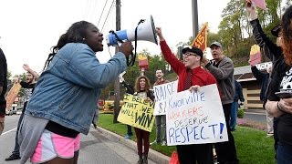 Fast food workers protest outside Chapman Highway McDonald's