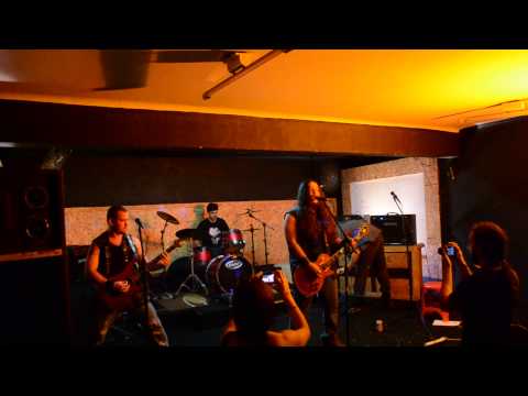 Damage Division ao vivo