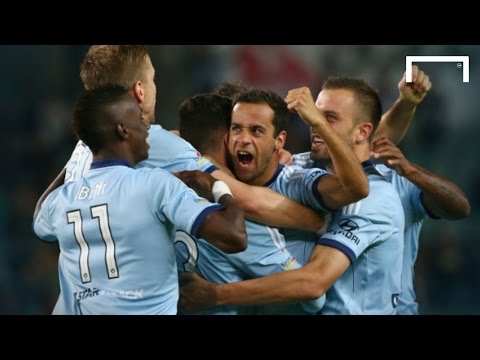Skillful backheel goal by Brosque