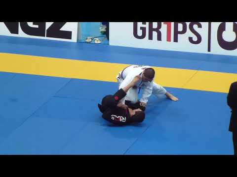 Tarik Hopstock vs Luiz Claudio Junior - IBJJF European Open 2016 - Purple Adult - Open