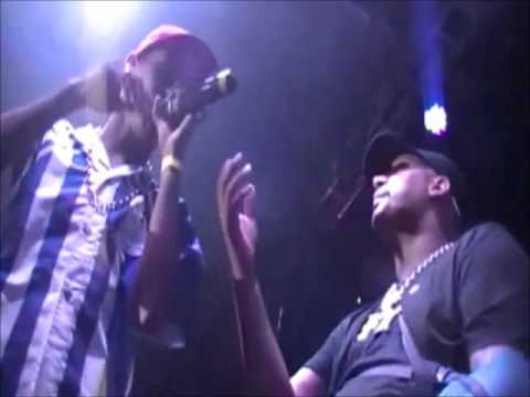 MC Frank e MC Leo da Baixada Part MC Vi Boladão AO VIVO na NITRO NIGHT em SP - 19/12/13