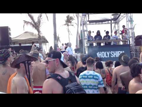 JUSTICE / Boys Noize / Gesaffelstein  - Missy over Jackson 5-  Private Island Party - Holy Ship 2013