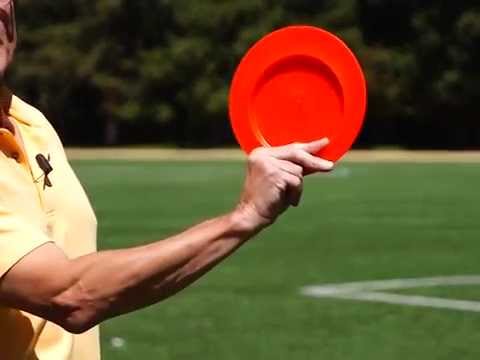 Disc Golf - Karl Molitoris teaches thumber throw