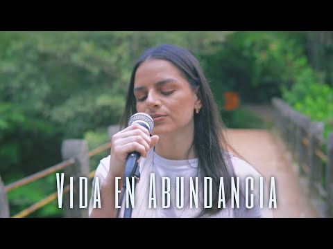Vida en Abundancia (Cover) / Sofía Giraldo