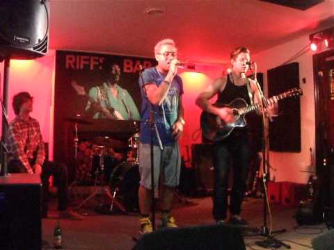 De'Vide Live @ Riffs