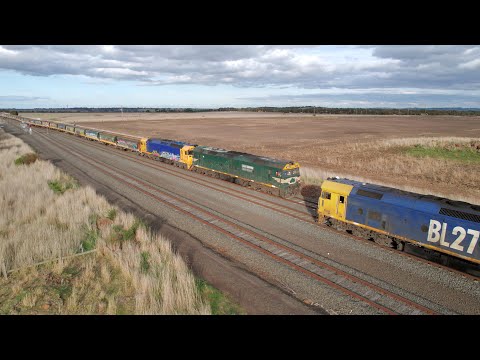 7733V & 7732V Pacific National Grain Trains Cross At Gheringhap (21/6/2023) - PoathTV Railways