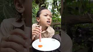 Download lagu THE SAUCE DOESN'T TASTE SPICY😁😅 #funny #comedy #shorts #humor #freshentertainment mp3