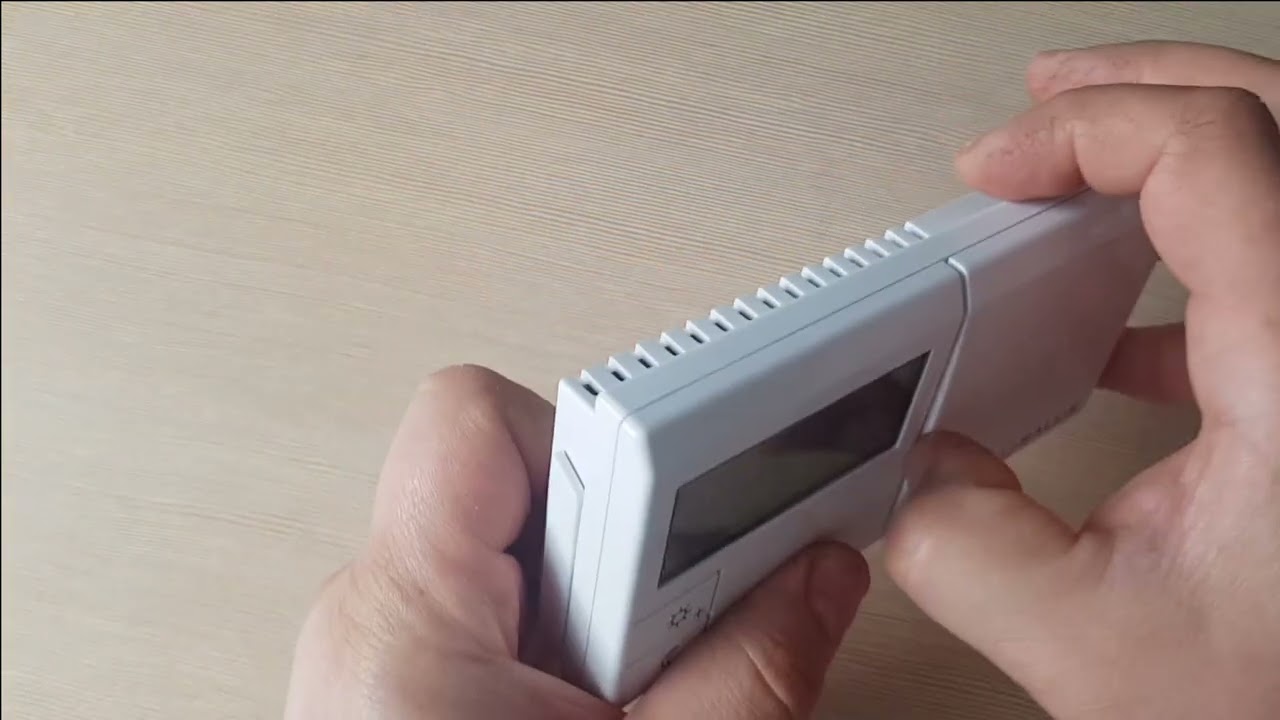 Sterownik pokojowy dwustanowy - termostat na przykładzie Salus