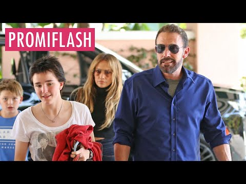 Beim Brunch: Ben Affleck konnte Finger nicht von J.Lo lassen