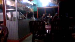 preview picture of video 'Rumah makan aqiyu seapood pangkalan susu.'