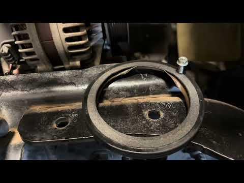 How to remove and replace your  crankshaft seal on your Detroit engine Dd13 #mechanic #pinoy