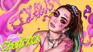 Kadr z teledysku ​claws tekst piosenki Charli XCX