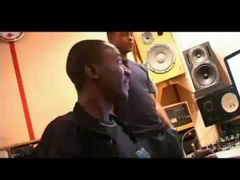 Gjoss & The Reggae Machine- Sous Le Drapeau (Official Clip)