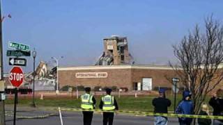 preview picture of video 'Owensboro Executive Inn implosion 2009'