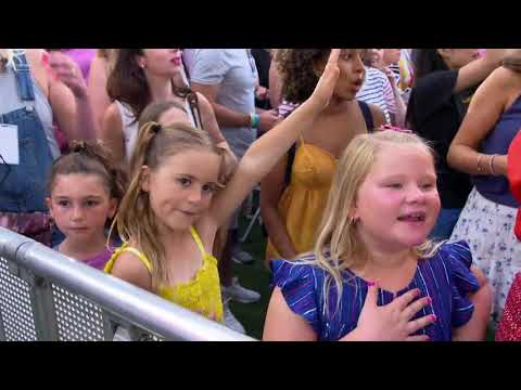 Taylor Swift meets kids from “Kids Say The Darndest Things”