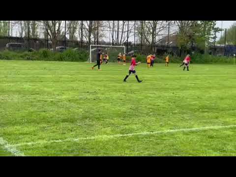 U12s Wyverns vs Harlow Tekkers - Kookaburra trophy goal