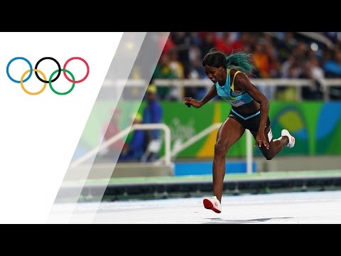 Miller dives over the finish line for 400m gold