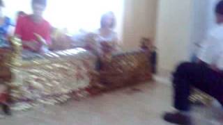 Udayana BIPA Darmasiswa class of 08 plays the Gambelan