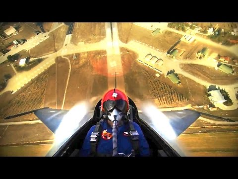 CRAZY video of an F-16 Fighter Jet climbing to 15 000 ft in 20 seconds!