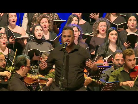 Issam El Hassani & (Chœur des Trois Cultures) عصام الحسني في عشقت طفلة أندلسية - مسرح محمد الخامس