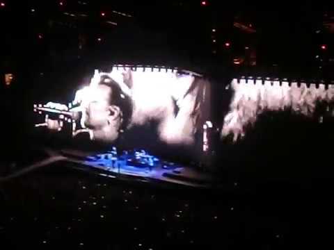 U2, The Joshua Tree Tour in Amsterdam - Running to stand still
