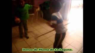 preview picture of video 'Así juegan nuestros niños en La Laguna. Danza de Pluma de La Laguna.'