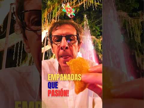 👉 Italiano prueba empanada colombiana l Esto no se puede dejar #Shorts