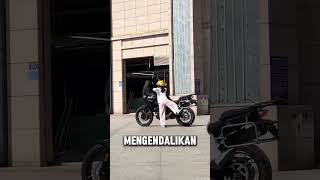 Download lagu SMALL BODY RIDING A BIG BIKE⁉️#viralvideo #lol #funny mp3