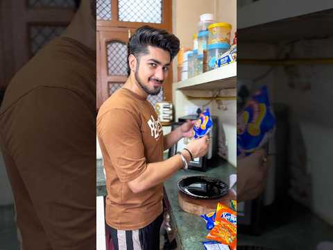 Hari mirche jyada daal di.🤣 #cooking #food #recipe #vlog #vlogging #dailyvlog #lifestyle #shorts