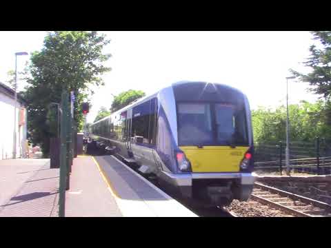 NIR 4000 Class DMUs 4003 & 4006 at Dunmurry 16/6/18