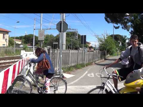 Passaggio a livello di via Ospedale - Cervia (doppio transito) / Level Crossing / Planovergang