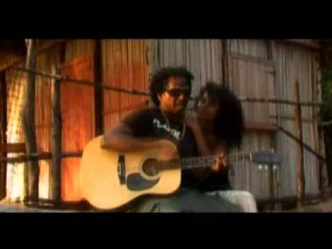 DIN ROTSAKA : AVELAO