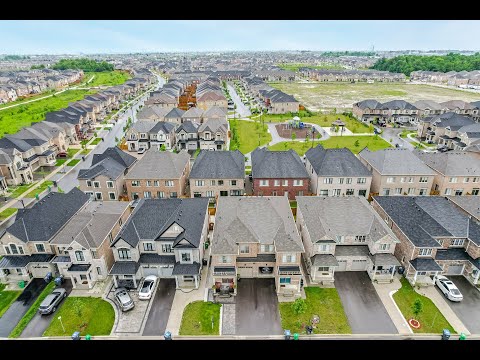 40 Boathouse Road, Brampton Home by Bill Mahey - Real Estate Properties