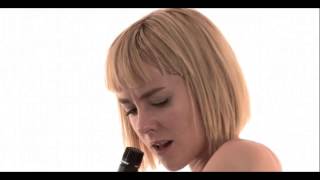 Jena Malone and The Shoe &quot;I&#39;m Okay&quot; For National Post Sessions