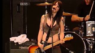 The Distillers at  Reading Festival 2004 (HD)