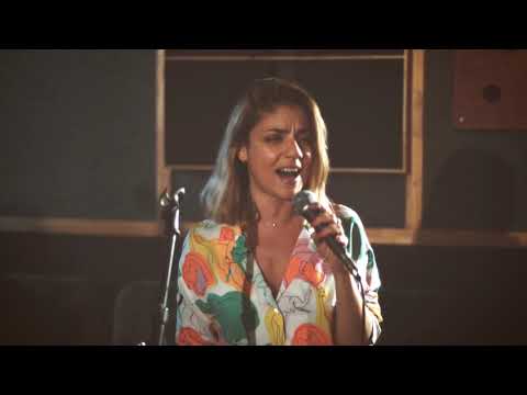 אם כבר בחזרה - שירי מימון מארחת את "היהודים" אורית שחף ותום פטרובר