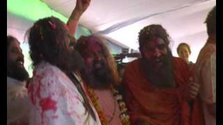 HOLI FESTIVAL RAVISHANKAR AUR RAMDEV KE THUMKE (4).wmv