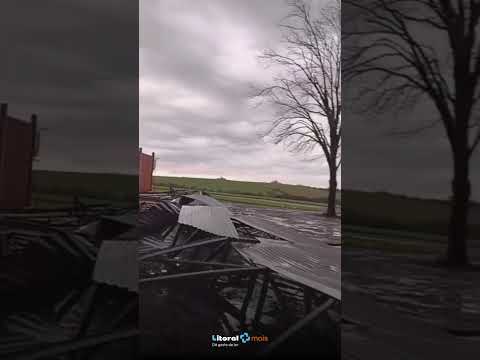 Um forte temporal atingiu a zona rural de Ibirubá, no Rio Grande do Sul, causando destruição severa