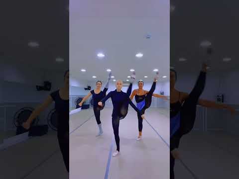 Desafio: perna direita e esquerda na batida da música #bailarina #ballet