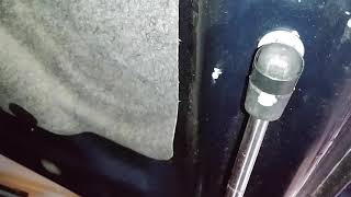 Replacing hood struts on a 2003 Nissan Maxima