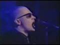 The Sugarcubes perform Dear Plastic
