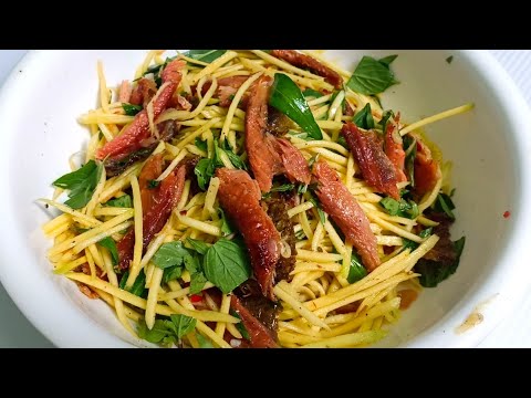 Gỏi xoài khô cá lóc
