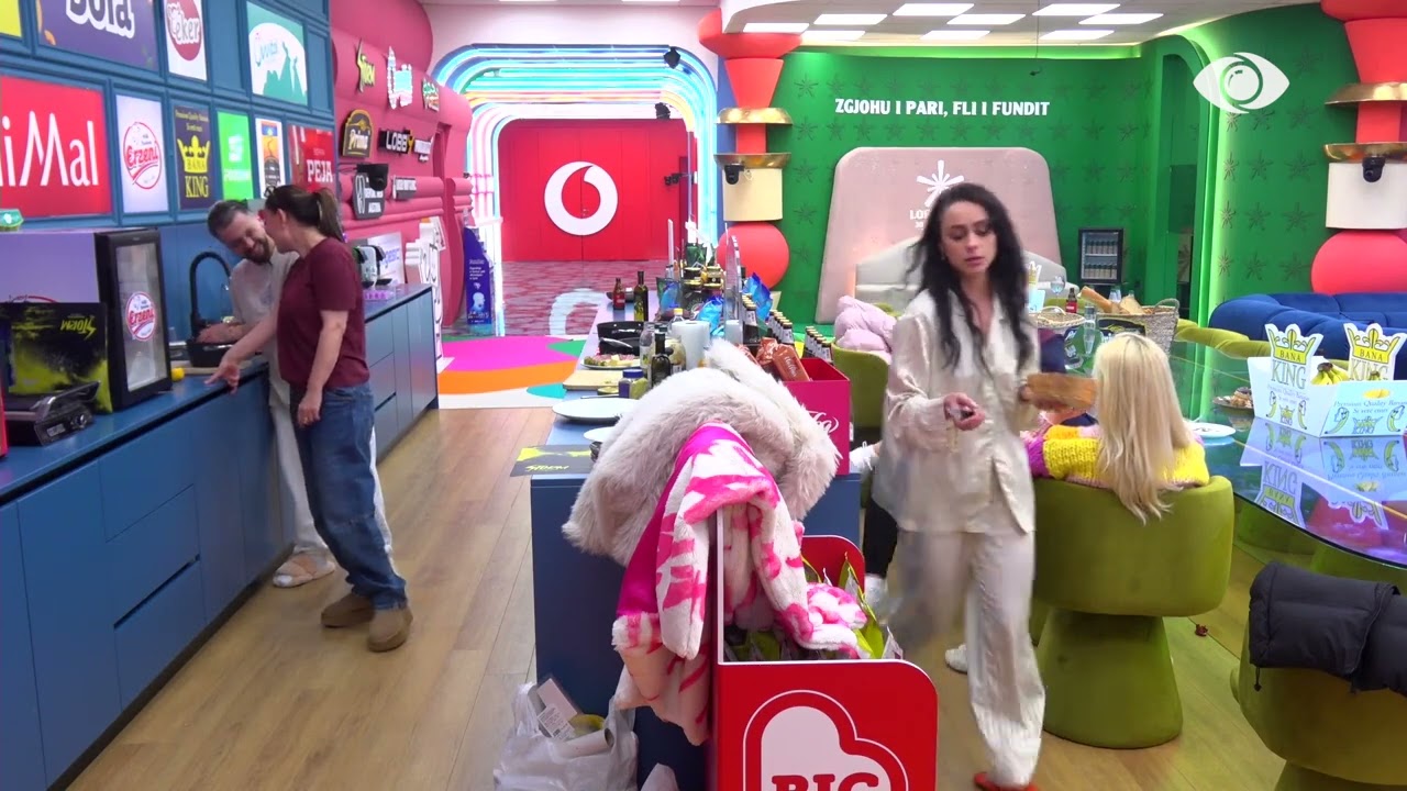 “Nuk e di si ke fytyrë”/ Gjesti shkëmben batuta me Eglin