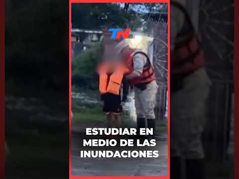 EN LANCHAS Y CON SALVAVIDAS: así los chicos lograron ir a la escuela en medio de las inundaciones