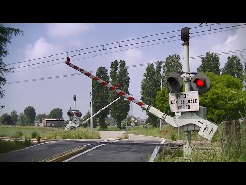 Spoorwegovergang Poncarale (I) // Railroad crossing // Passaggio a livello