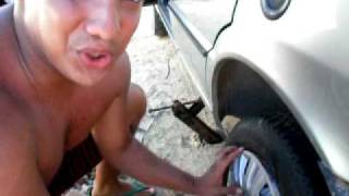 preview picture of video 'Trocando os pneus em Alcobaça'