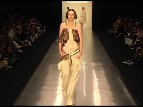 Runway show London S/S 06