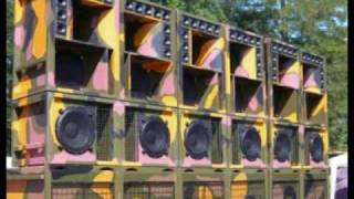 King Earthquake running Linval Thompson at Dub Cup - Final Round - 11.27.09